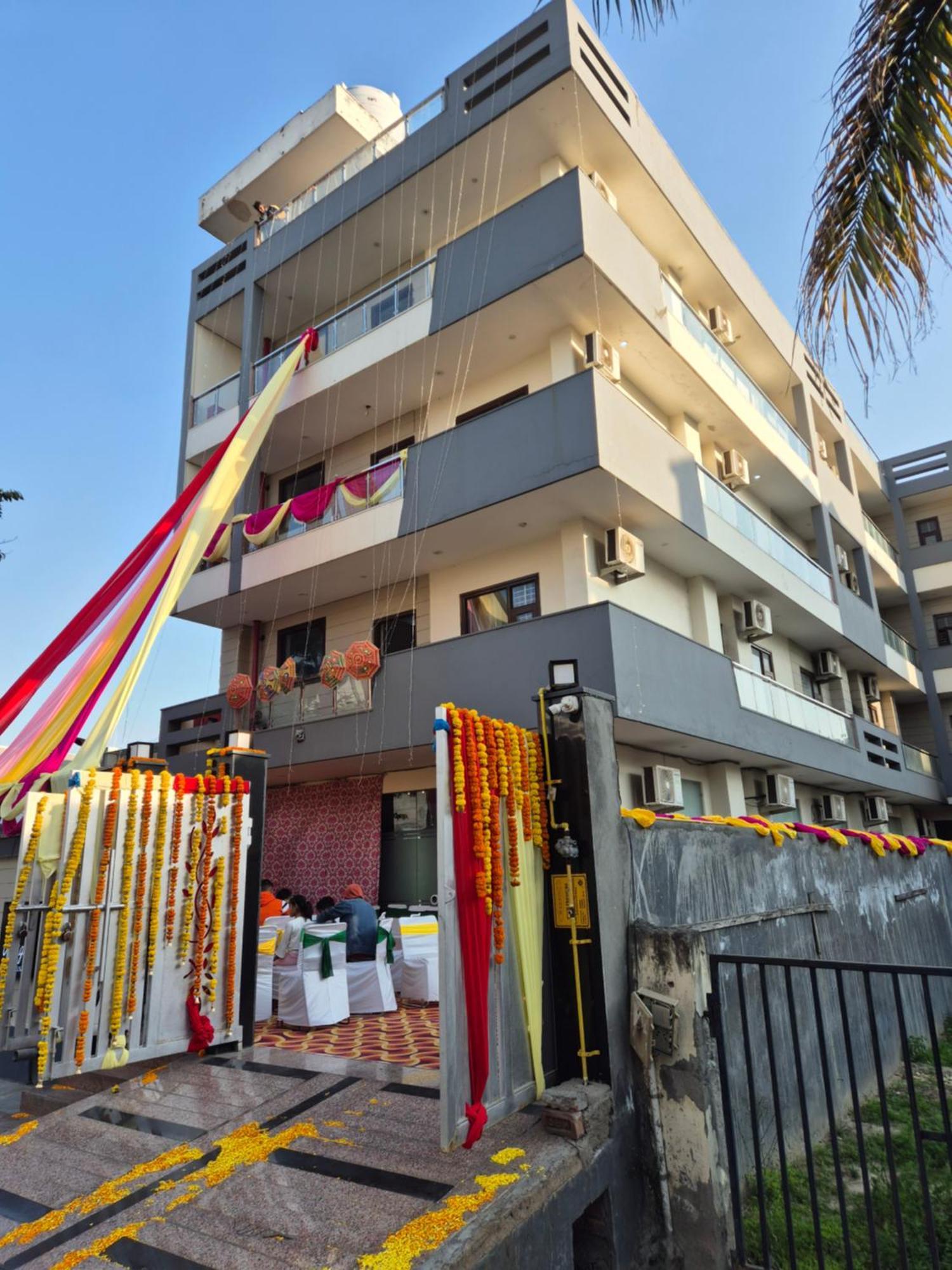 Hotel The Vertigo By Boom Rooms Noida Exterior photo