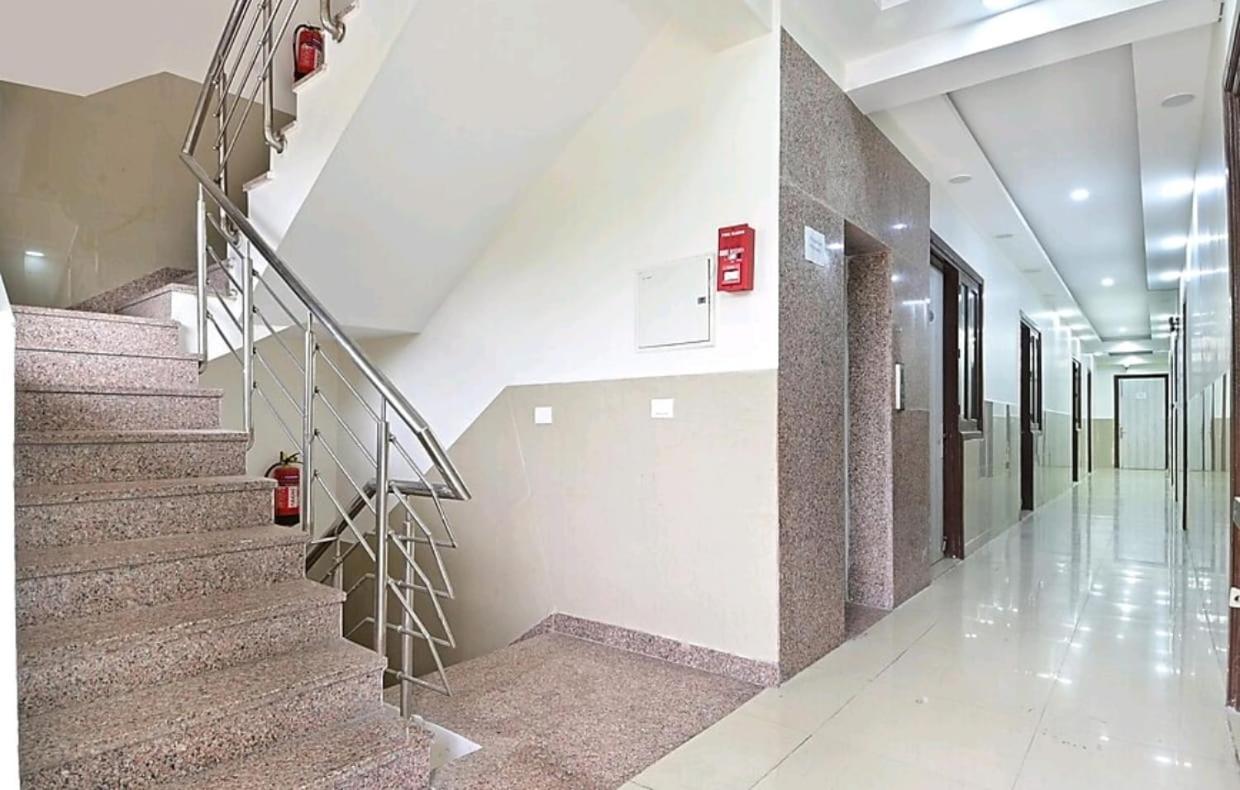 Hotel The Vertigo By Boom Rooms Noida Exterior photo