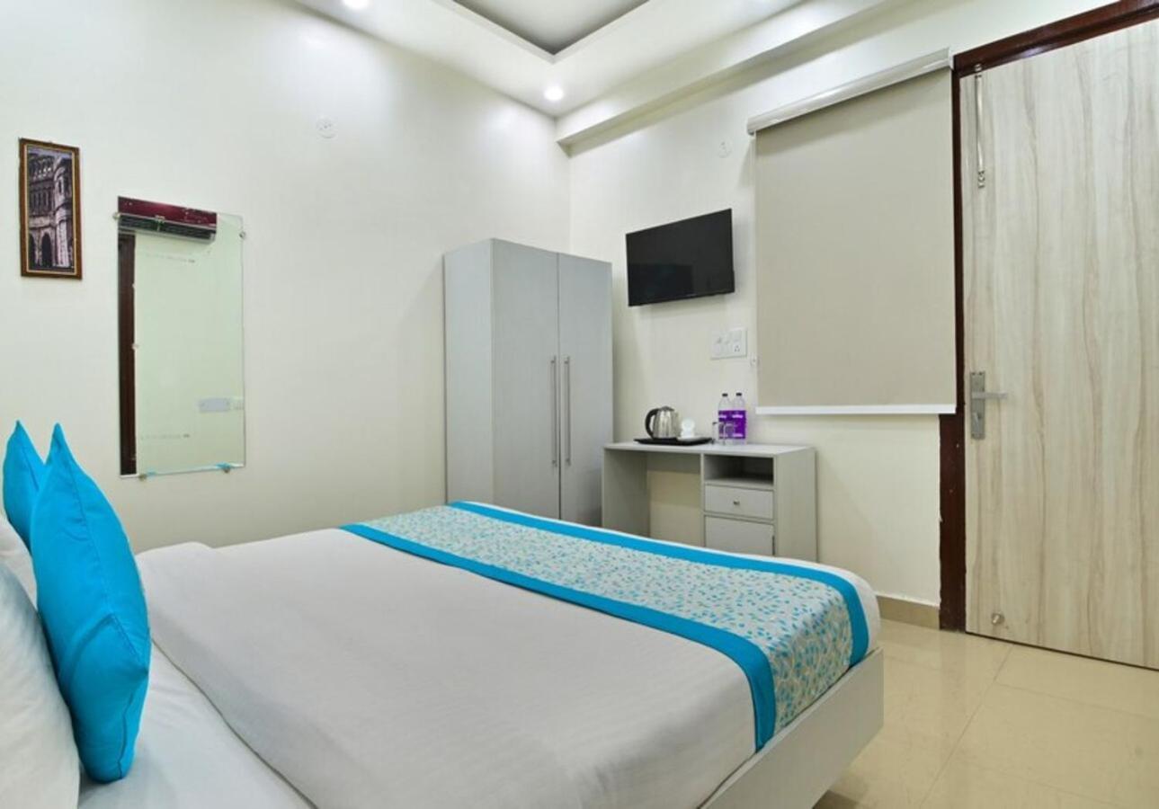 Hotel The Vertigo By Boom Rooms Noida Exterior photo