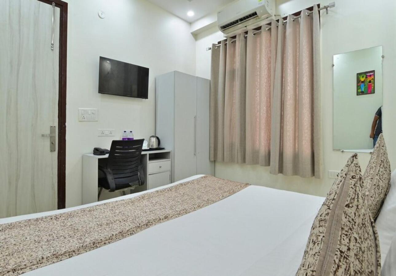 Hotel The Vertigo By Boom Rooms Noida Exterior photo