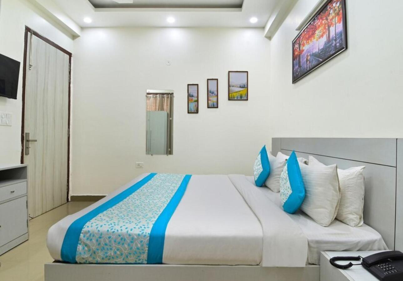 Hotel The Vertigo By Boom Rooms Noida Exterior photo